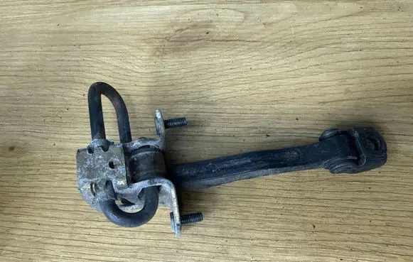 Volvo XC90 Front door check strap stopper 30661410