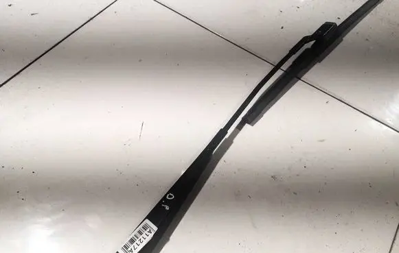 Volkswagen PASSAT B6 Front wiper blade arm 