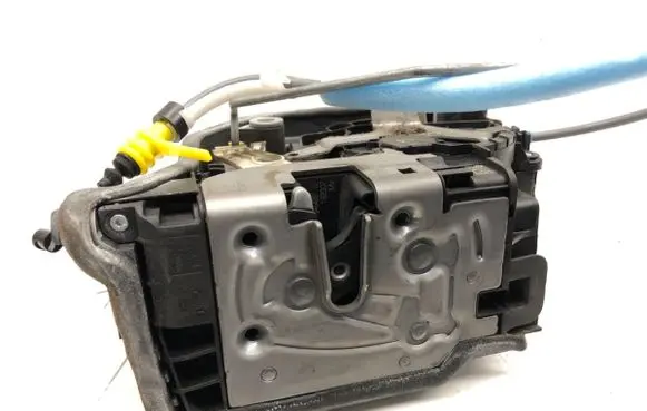 BMW X5 G05 Front door lock 9464887