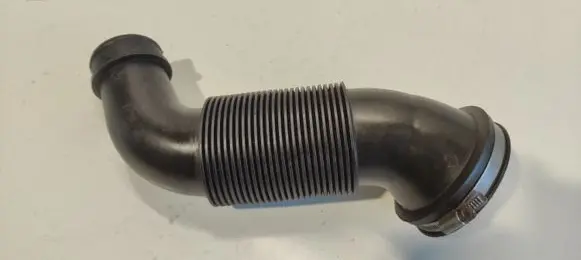 Audi A8 S8 D2 4D Turbo air intake inlet pipe/hose 4D0145747