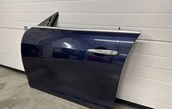 Maserati Ghibli Front door
