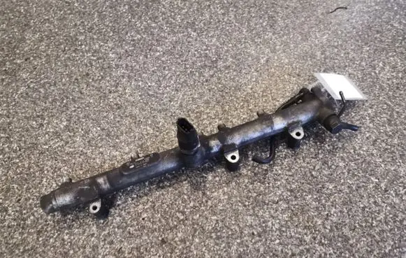Hyundai Trajet Fuel main line pipe 0445214026 3140027000