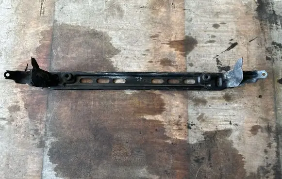 Volvo V60 Bottom radiator support slam panel 