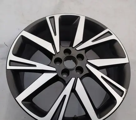Seat Arona R18 alloy rim 6F9071498A