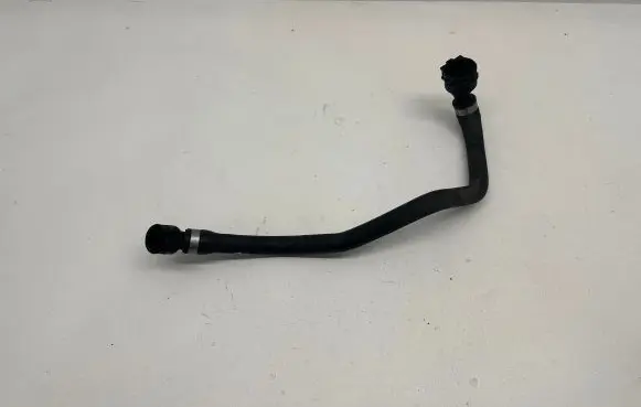 Volkswagen PASSAT B6 Engine coolant pipe/hose 8507333