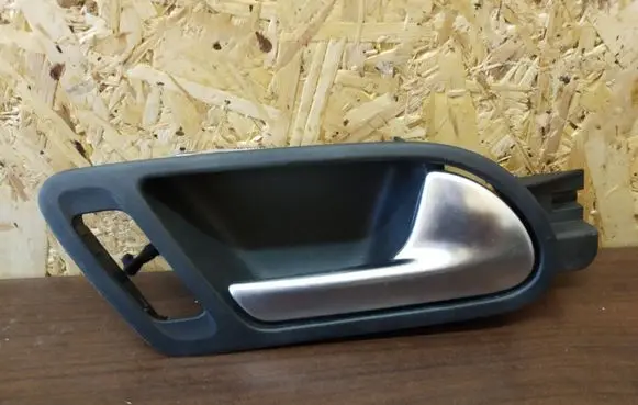 Volkswagen Tiguan Front door interior handle 5N1837114 5N2837114