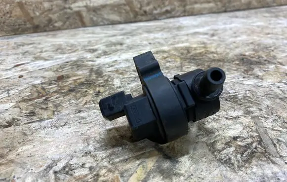 Mercedes-Benz SL R230 Vacuum valve 0004701693