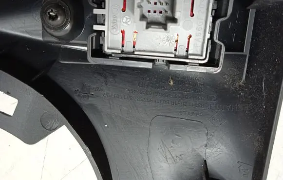Dashboard side air vent grill/cover trim