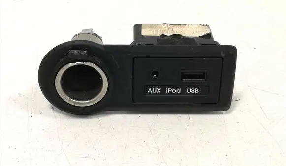 Hyundai ix20 USB socket connector 916201P000 YNMC111012704