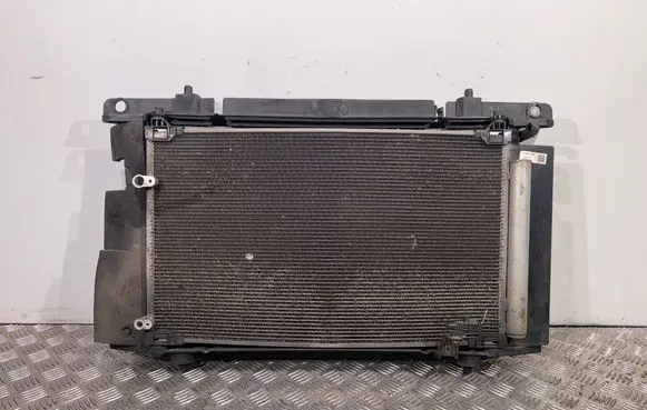 Toyota Avensis T270 Radiator set MF422133222 Mf4227507630 16040-0T550
