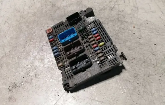 Peugeot 508 BSM Control unit 9674921980