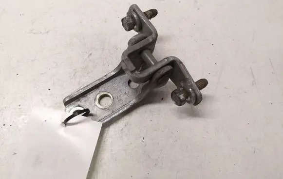 Mitsubishi Grandis Rear door lower hinge