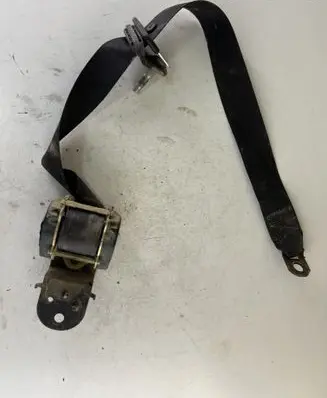 Rear seatbelt
