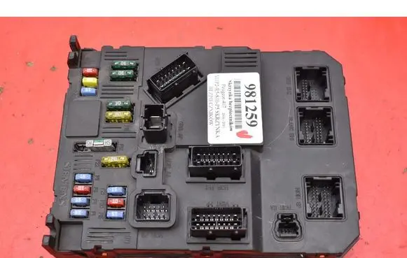 Peugeot 407 Fuse box set 9655221080