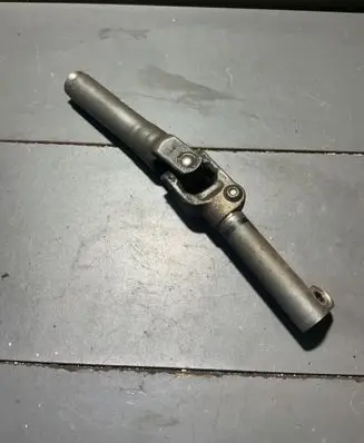 Toyota Avensis T270 Steering column universal joint 81120625