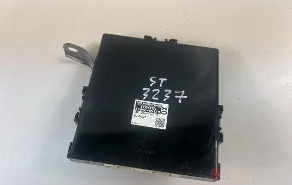 Toyota Avensis T270 Other control units/modules 8969005130