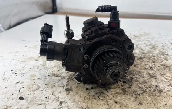 Renault Master III Fuel injection high pressure pump 0445010250 0592539 8201045496