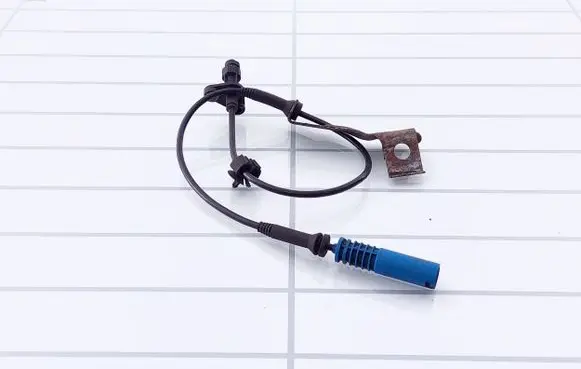 BMW 5 E60 E61 ABS brake wheel speed sensor 6908705