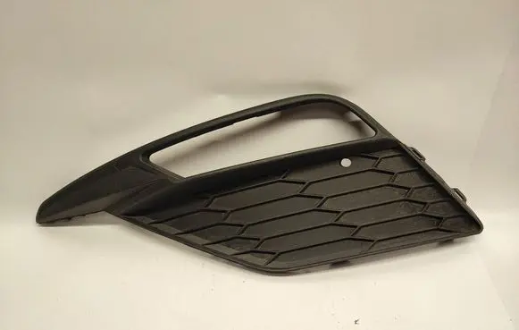 Seat Leon (5F) Front grill 5F0853665H