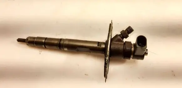 Audi A8 S8 D3 4E Fuel injector 057130277M