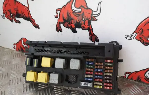 Mercedes-Benz Sprinter W906 Fuse module 9065450201 501R11F06
