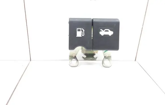 Nissan Qashqai+2 Engine bonnet (hood) release handle