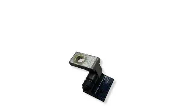 Volkswagen Touareg I Rear door upper hinge 7L0833402B