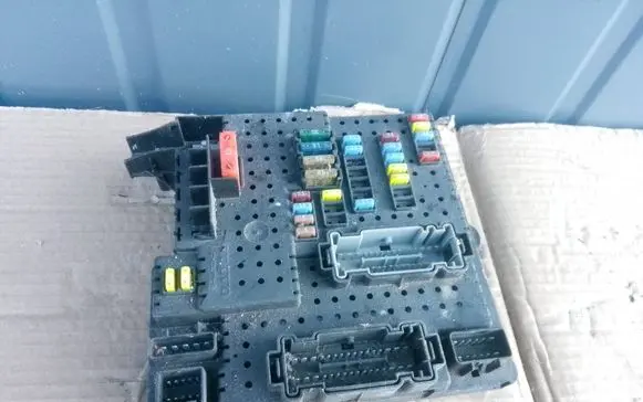 Volvo XC90 Fuse module 8676391