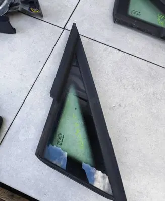 Seat Ibiza IV (6J,6P) Front triangle window/glass 6J0845411