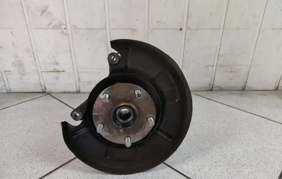 Subaru Legacy Rear wheel hub spindle/knuckle 