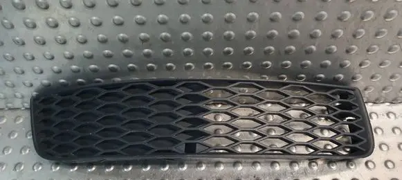 Audi TT Mk1 Front bumper lower grill S26380881 8N0807682A