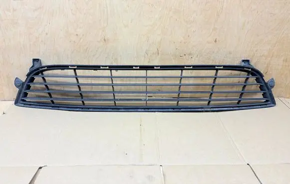 Dacia Lodgy Front bumper upper radiator grill 622547542R
