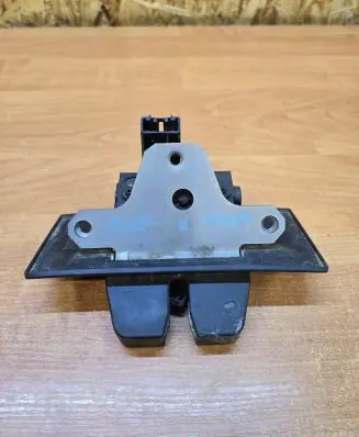 Volvo S60 Tailgate/trunk/boot lock/catch/latch 31335045