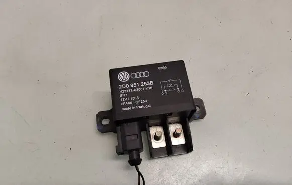 Porsche Cayenne (9PA) Battery relay fuse 2D0951253B