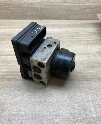 Ford Focus ABS Pump 2M512M110EE 5WK84031