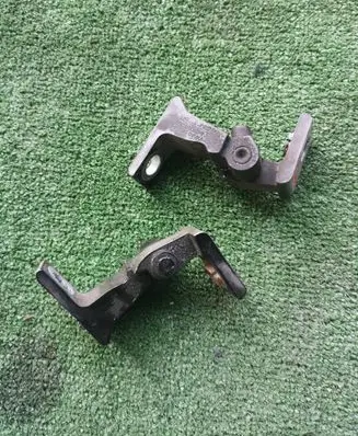 Audi A4 S4 B8 8K Front door upper hinge 8K0831402E 8K0831402B