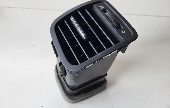 Skoda Yeti (5L) Dashboard side air vent grill/cover trim 5L0819702