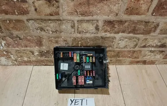 Skoda Yeti (5L) Fuse box set