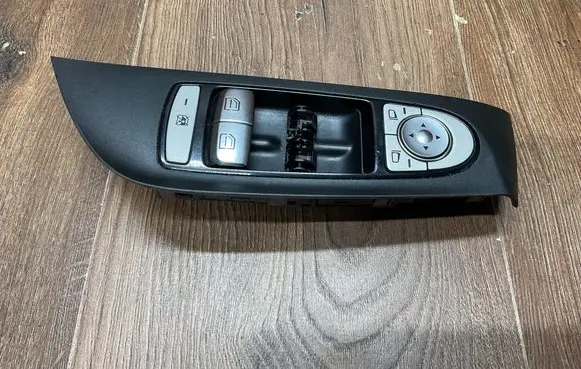Mercedes-Benz E W213 Quarter vent window switch A2139054703 A2137208500