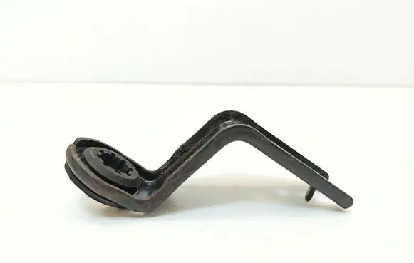 Radiator mount bracket