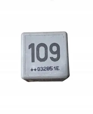 Audi A6 S6 C6 4F Gear shift indicator relay 