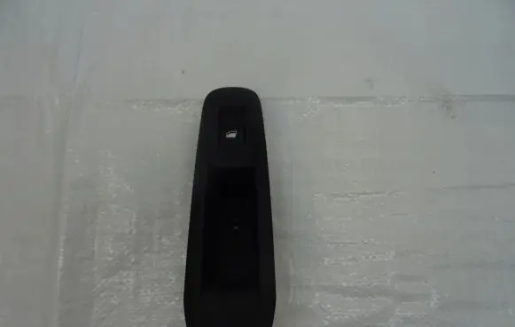 Peugeot 308 Quarter vent window switch 96762292ZD