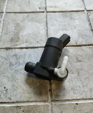 Ford Galaxy Windscreen/windshield washer pump 1S7117K624FE