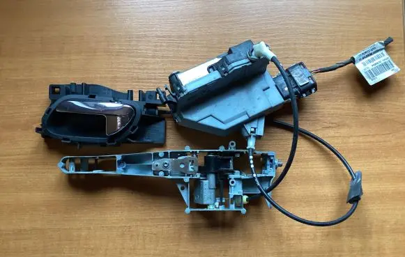 Seat Ibiza III (6L) Rear door lock 9664593680 41686803