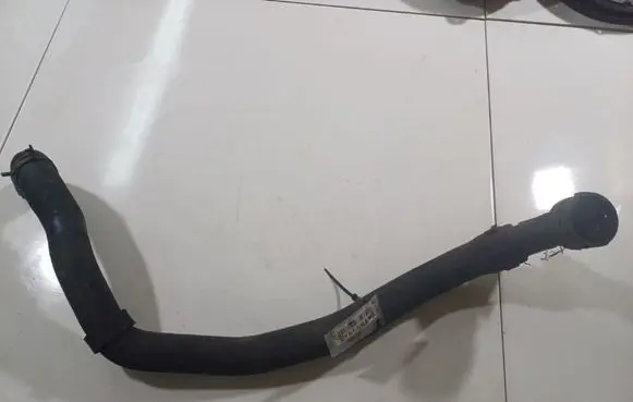 Volkswagen Polo IV 9N3 Engine coolant pipe/hose