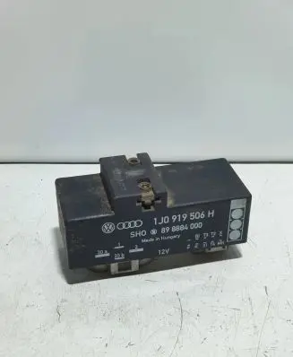 Volkswagen Golf IV Coolant fan relay 1J0919506H 898884000