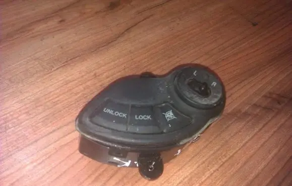 Hyundai Santa Fe Wing mirror switch 935302600