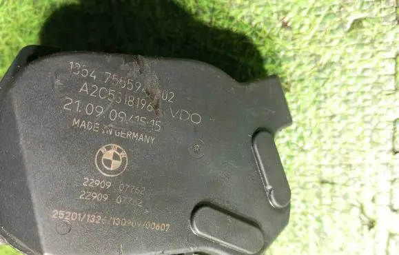 BMW X5M E70 Throttle valve 7555944