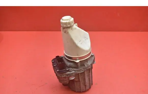 Opel Zafira B Power steering pump 13192897