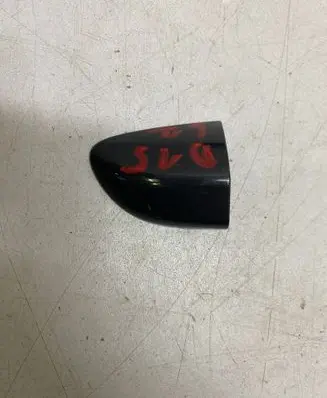 Volkswagen PASSAT B7 Front door handle cover 3C0837880